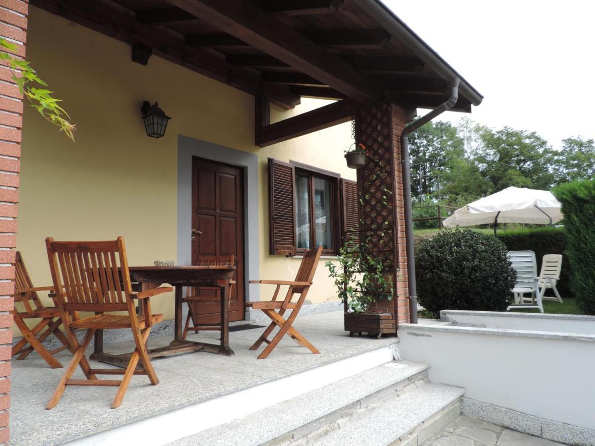 Casa Vacanza Il Glicine Casale Corte Cerro Exterior foto