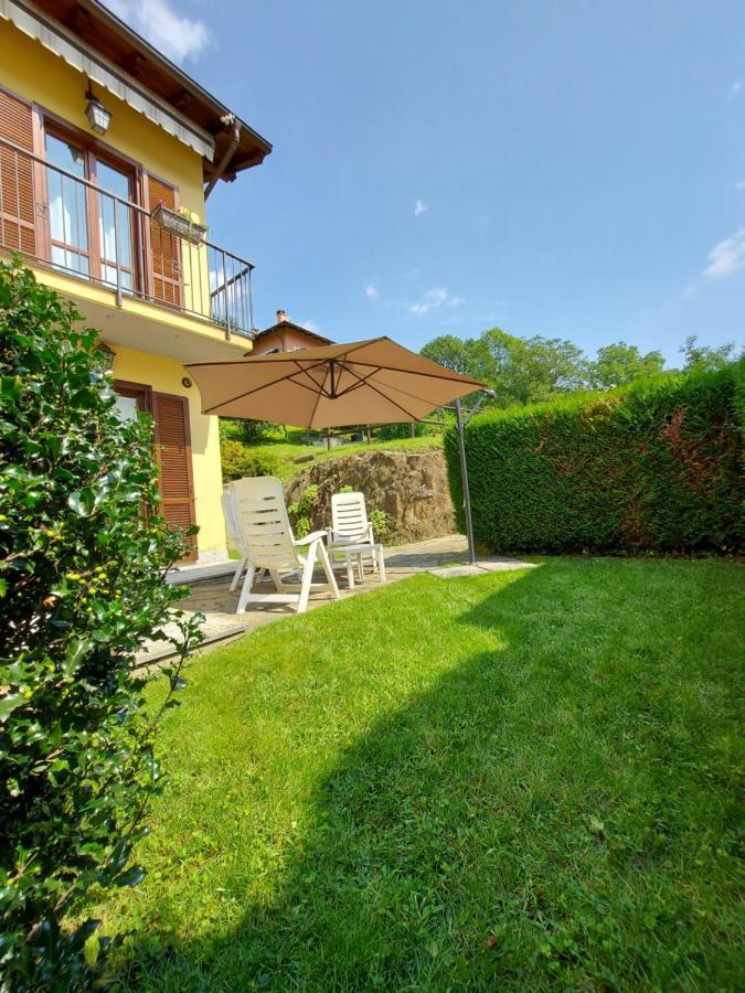 Casa Vacanza Il Glicine Casale Corte Cerro Exterior foto