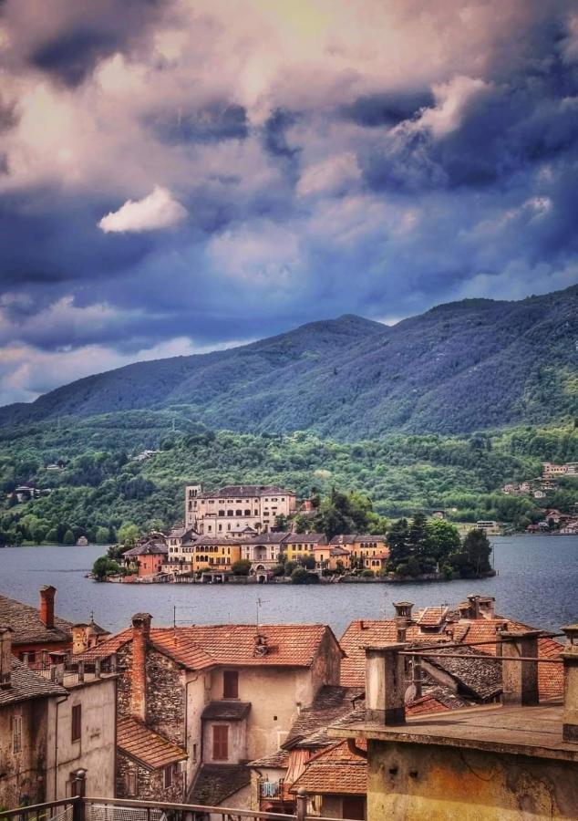 Casa Vacanza Il Glicine Casale Corte Cerro Exterior foto