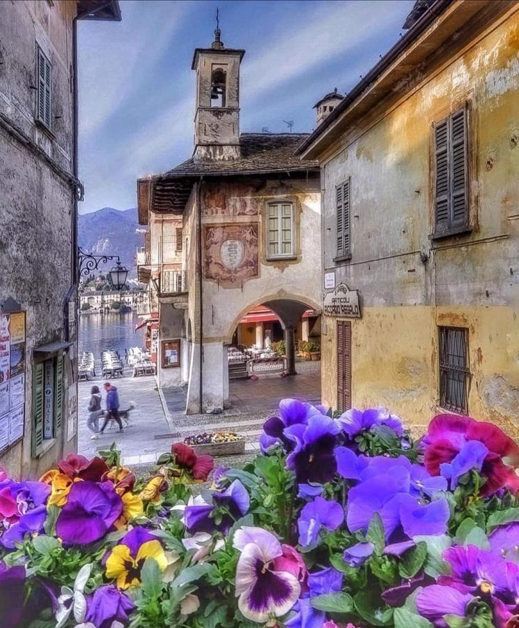 Casa Vacanza Il Glicine Casale Corte Cerro Exterior foto
